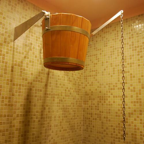 Galeata din lemn pentru duș